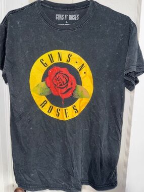 Guns N’ Roses Black Band concert Logo Tee Red Rose large